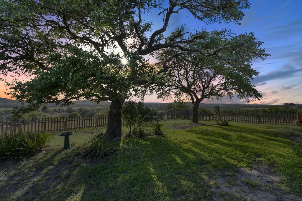 Cottage at Twin Oaks - image 6