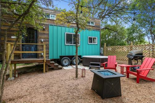 Stunning Modern Tiny Home with Grill - image 3