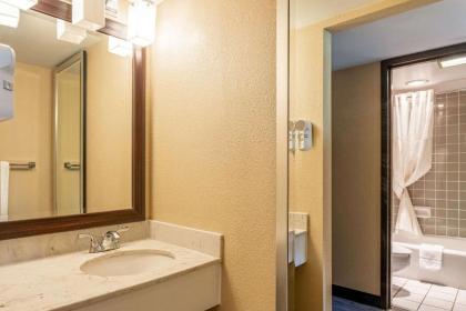 Suburban Extended Stay Hotel - image 5