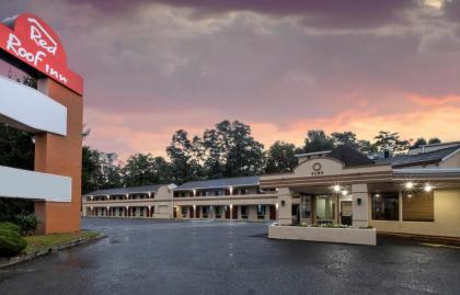 Red Roof Inn Freehold - image 2