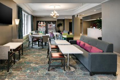 Hampton Inn Freeport - image 16