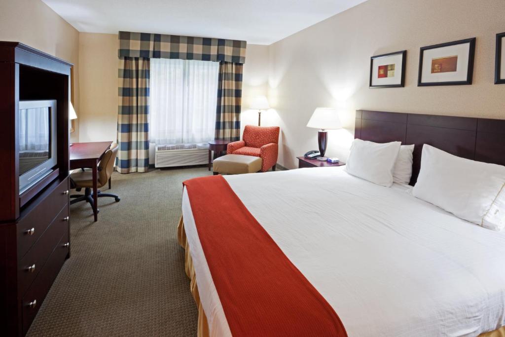 Holiday Inn Express Hotel & Suites Freeport an IHG Hotel - image 4