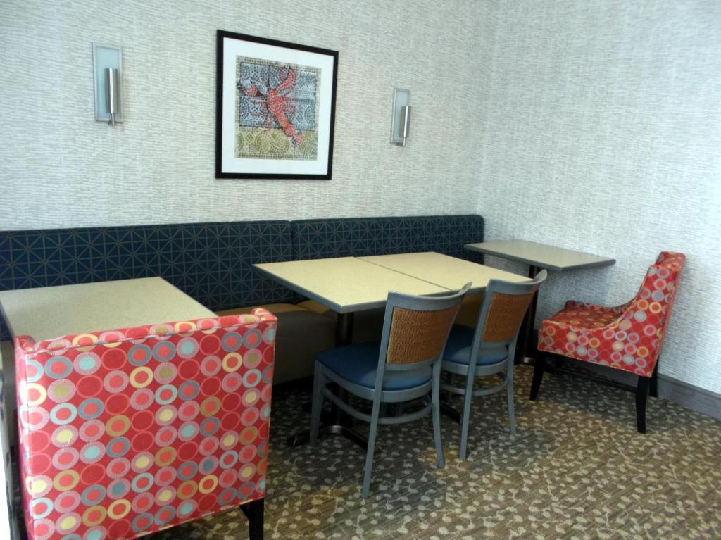 Hampton Inn Freeport/Brunswick - image 5