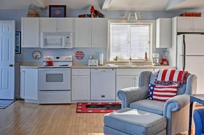 Heron Cottage on Casco Bay with Deck and Dock Access! - image 3