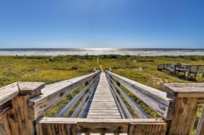 Oceanfront Sea Dreams Beach House by Jetty Park Texas