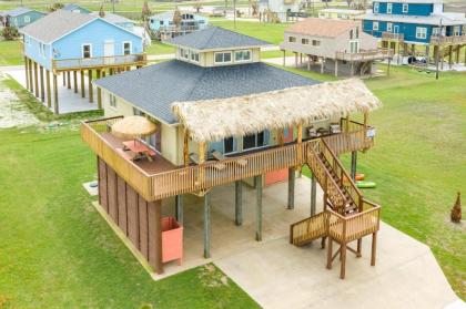 Huge Tiki Crows Nest with 360 Panoramic Views of Gulf Bay Beach and Bridge - image 1