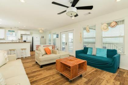 Annie by the Sea - Direct Oceanfront Views from Multi-Tiered Deck! - image 12