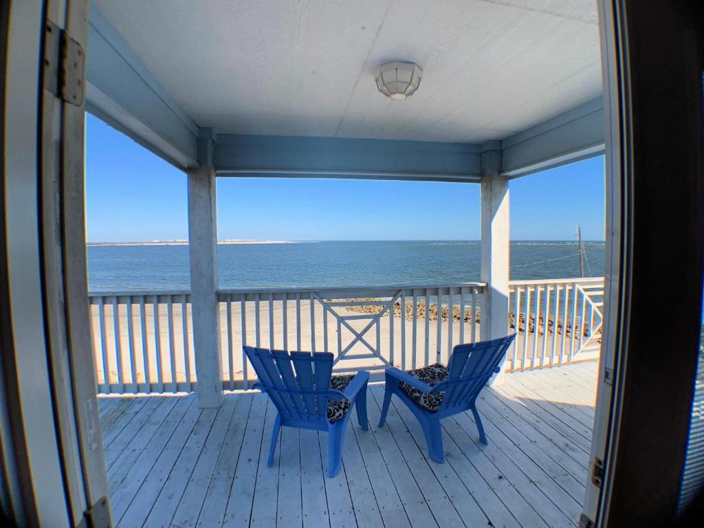 Annie by the Sea - Direct Oceanfront Views from Multi-Tiered Deck! - main image