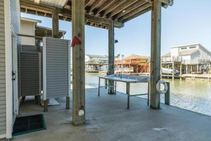 Waterfront Haven - Beautiful Bay Home with 2 Boat Slips! - image 5