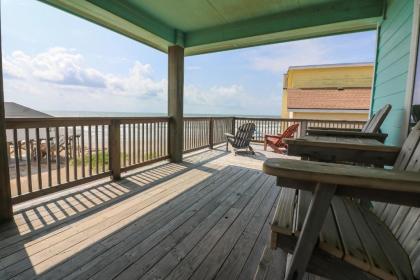 Awave From It All Treasure Island Beach Home with Breathtaking views from two decks - image 12