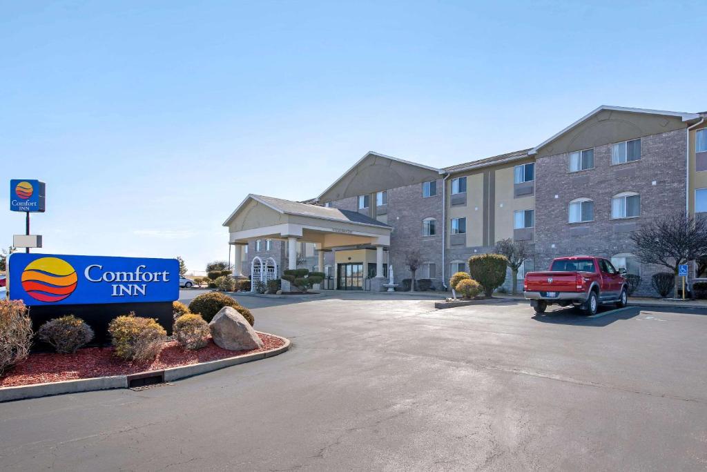 Comfort Inn Fremont - main image