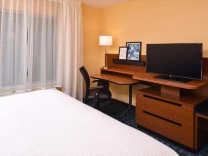 Fairfield Inn & Suites by Marriott Fremont - image 10