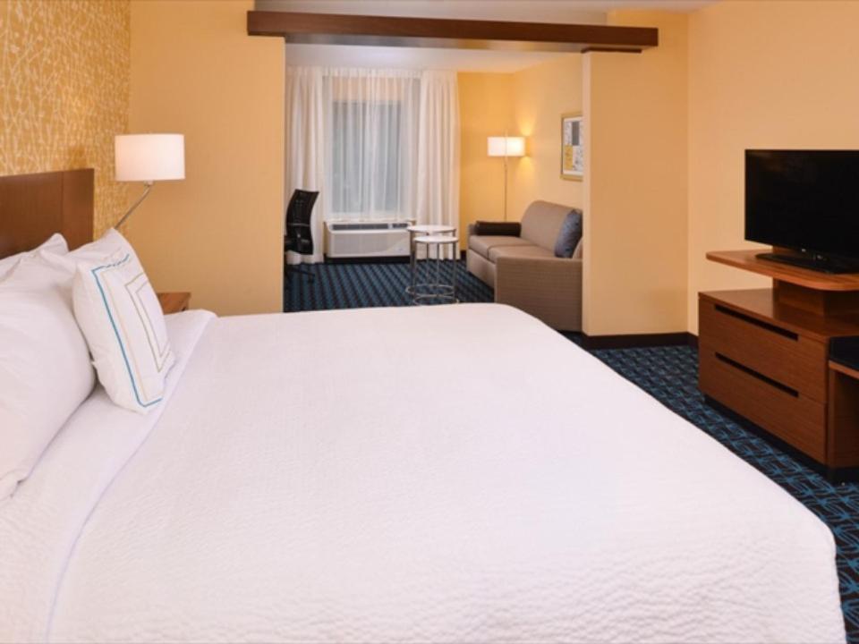 Fairfield Inn & Suites by Marriott Fremont - image 6