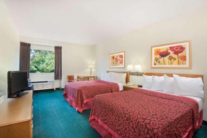 Days Inn by Wyndham Fremont - image 2