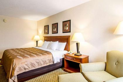 Quality Inn - image 11