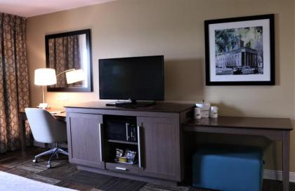 Hampton Inn & Suites Fremont - image 12