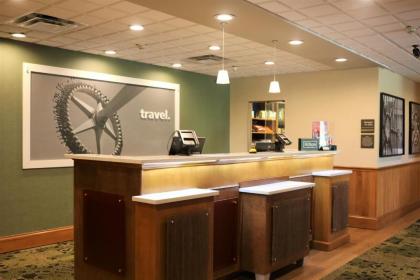 Hampton Inn & Suites Fremont - image 2