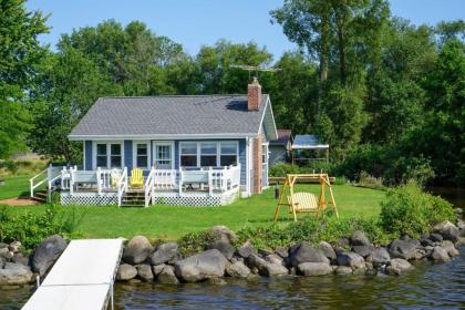 Cozy Fremont Cottage on Lake Poygan and Fishing Dock - image 13