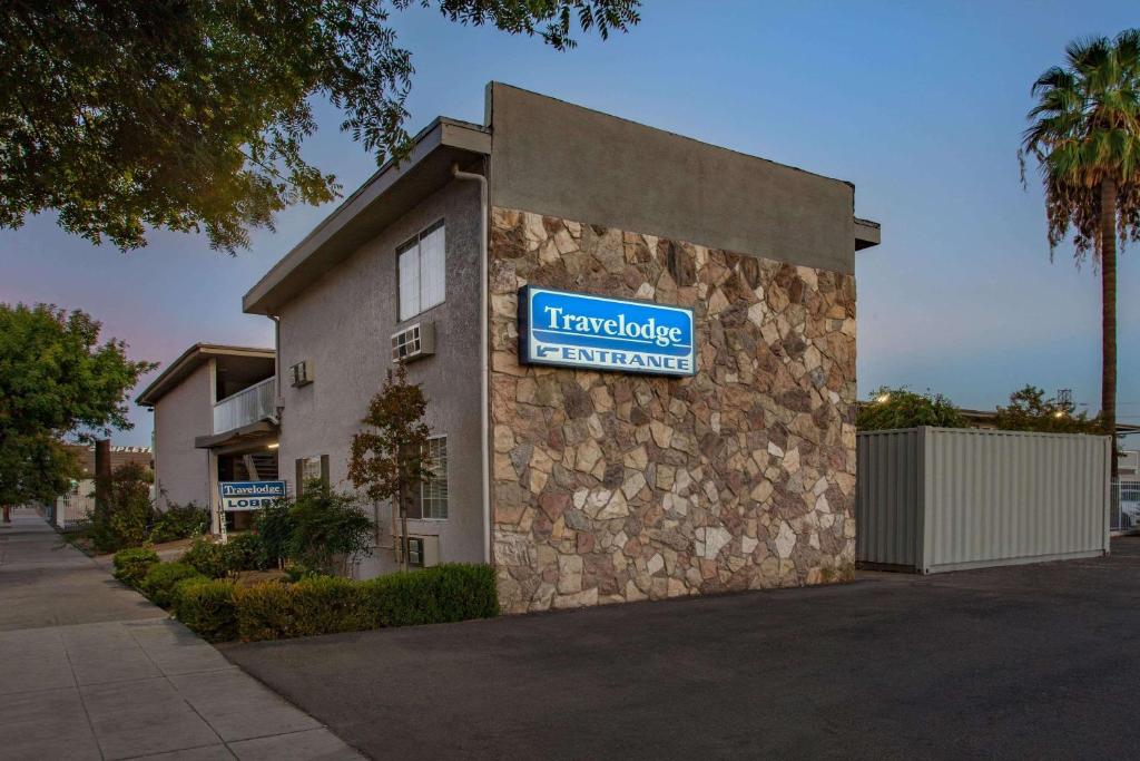 Travelodge by Wyndham Fresno Yosemite Area - main image