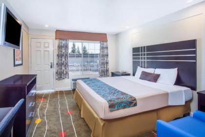 Travelodge by Wyndham Fresno Yosemite Area - image 7