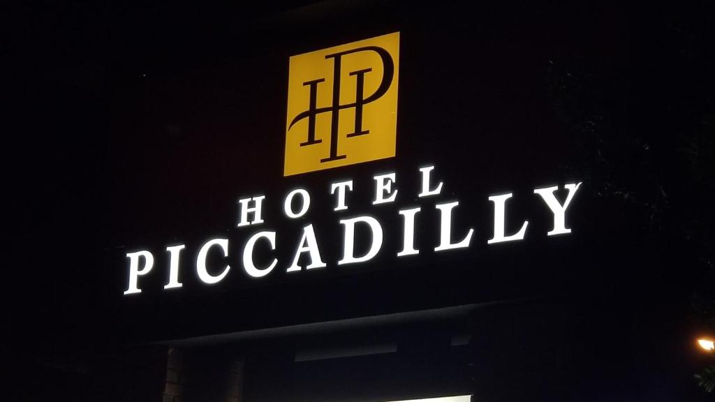 Hotel Piccadilly - image 2