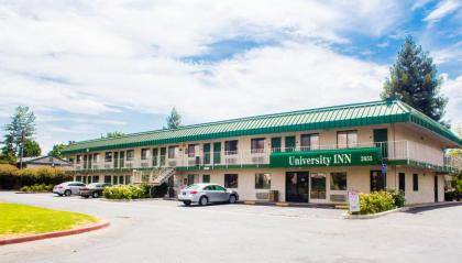 University Inn Fresno - image 9