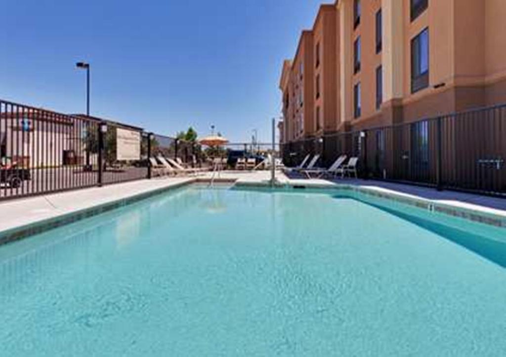 Hampton Inn & Suites Fresno - Northwest - image 5