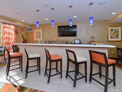 Best Western Plus Fresno Airport Hotel - image 11