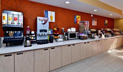 Best Western Plus Fresno Airport Hotel - image 12