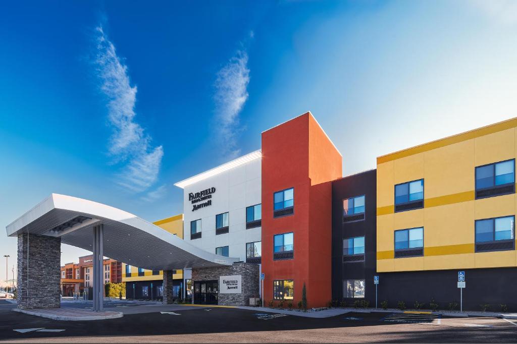 Fairfield Inn & Suites by Marriott Fresno Yosemite International Airport - main image