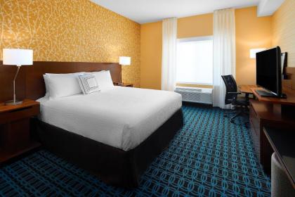 Fairfield Inn & Suites by Marriott Fresno Yosemite International Airport - image 9