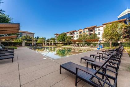 Sheraton Hotel Stonebriar - image 9