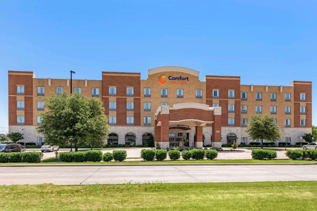 Comfort Suites Frisco - main image