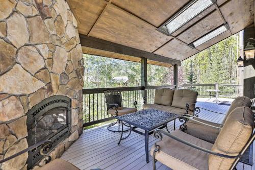 The Bells Luxe Lodge with Game Room Deck Fireplace - image 5