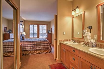 Copper Mtn Condo in Center Village - Walk to Lift! - image 9