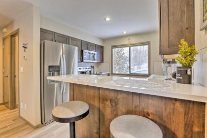 Sleek Frisco Townhome with Views 8 Mi to Copper Mtn - image 11