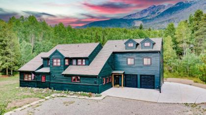 Rocky Mountain Outpost Home 8 Bedrooms Dog Friendly