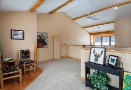 Rocky Mountain Outpost Home 8 Bedrooms Dog Friendly - image 18