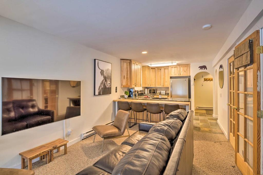 Cozy Ski-In and Ski-Out Condo on Copper Mountain! - image 4