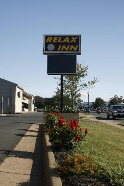 Relax Inn Front Royal - image 4