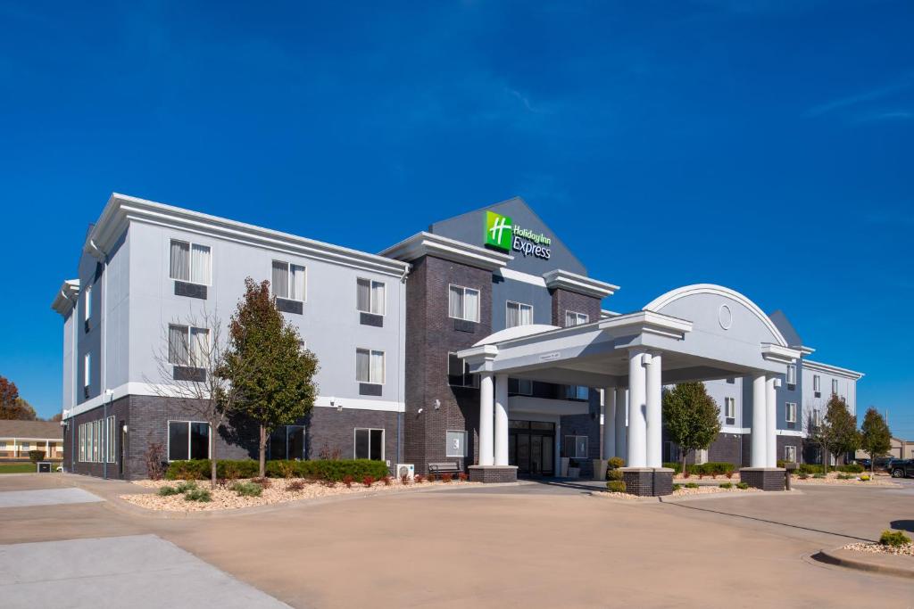 Holiday Inn Express & Suites Pittsburg an IHG Hotel - main image