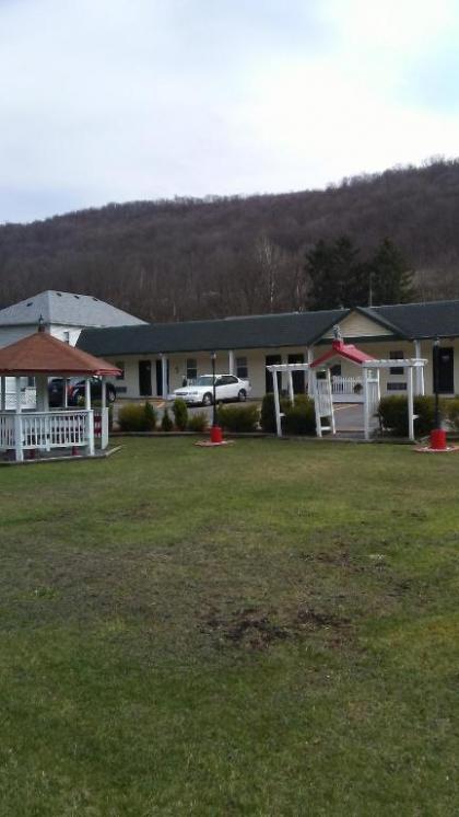 Clarysville Motel - image 5