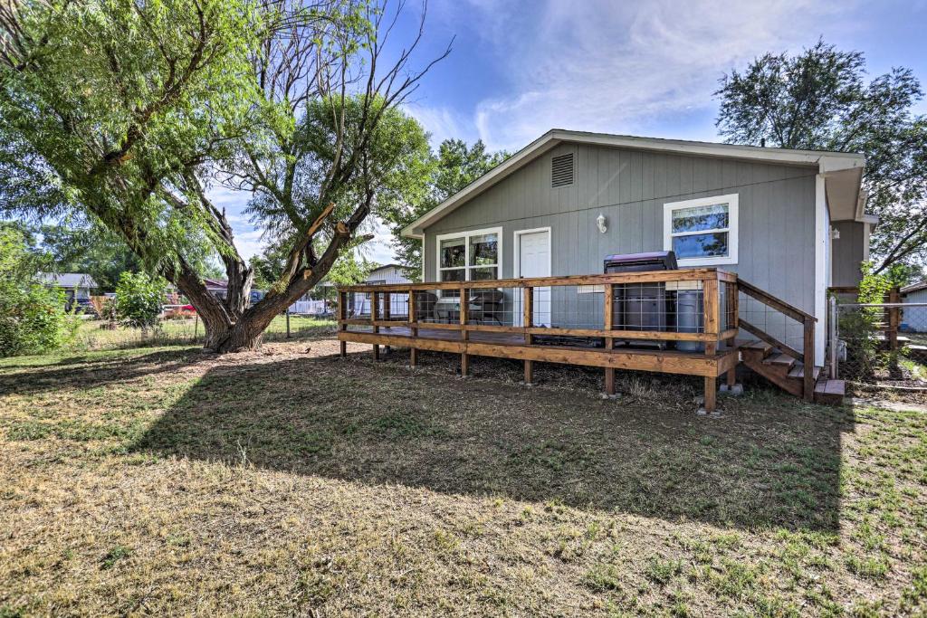 Cozy House with Views 1 Mi to Colorado River! - image 5