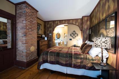 Admiral Peary Inn Bed & Breakfast - image 11