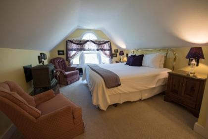 Admiral Peary Inn Bed & Breakfast - image 13