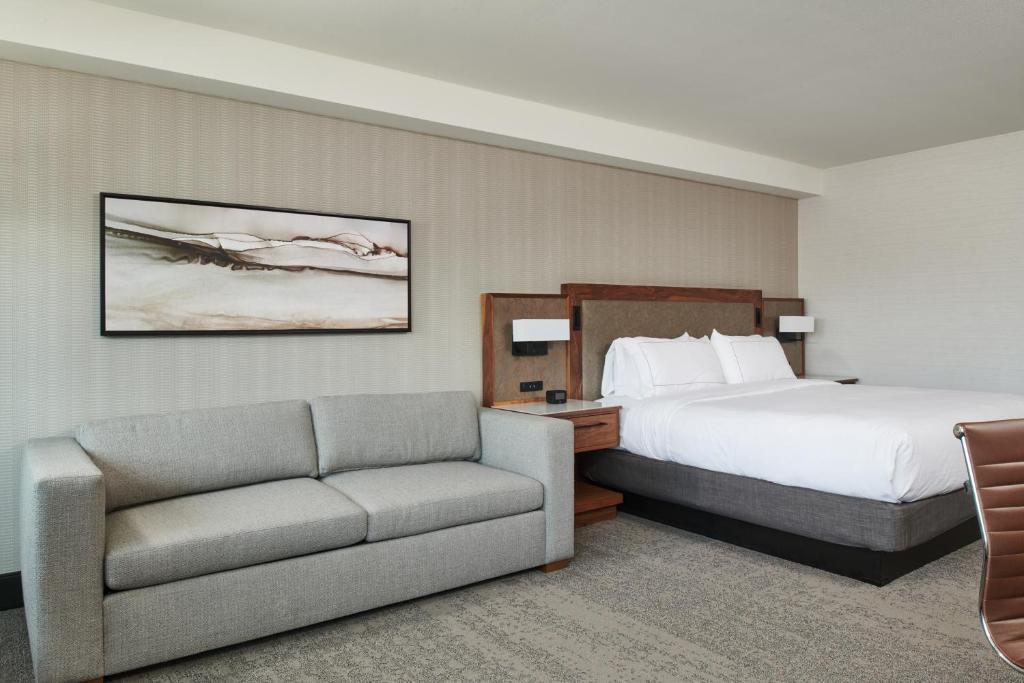 Doubletree By Hilton Fullerton - image 3