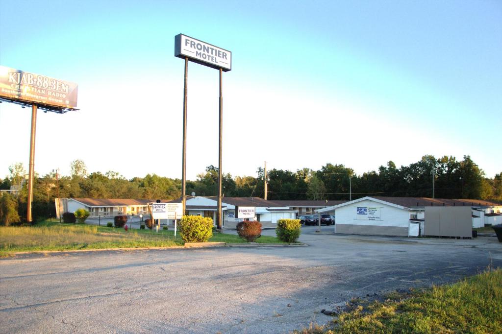 Frontier Motel - main image