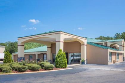 Days Inn by Wyndham Fulton - image 9