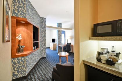 Fairfield Inn and Suites by Marriott Birmingham Fultondale / I-65 - image 9