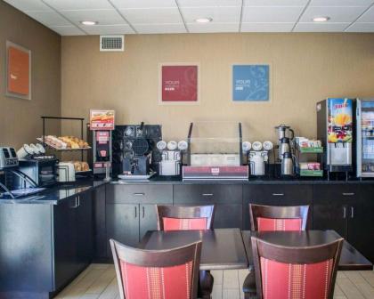 Comfort Inn & Suites Fuquay Varina - image 10